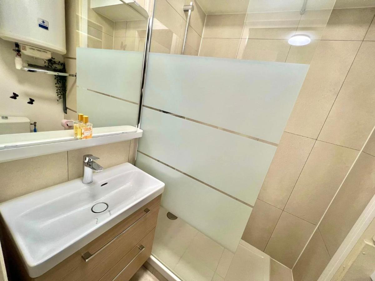 ג'רארדמר Joli Studio Cosy, Vue Magnifique Et Terrasse Privee מראה חיצוני תמונה